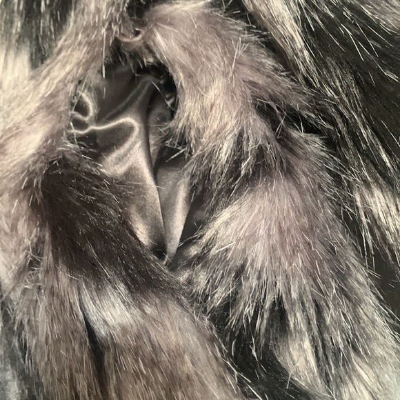 Stunning fur jacket - Picture 7 of 9